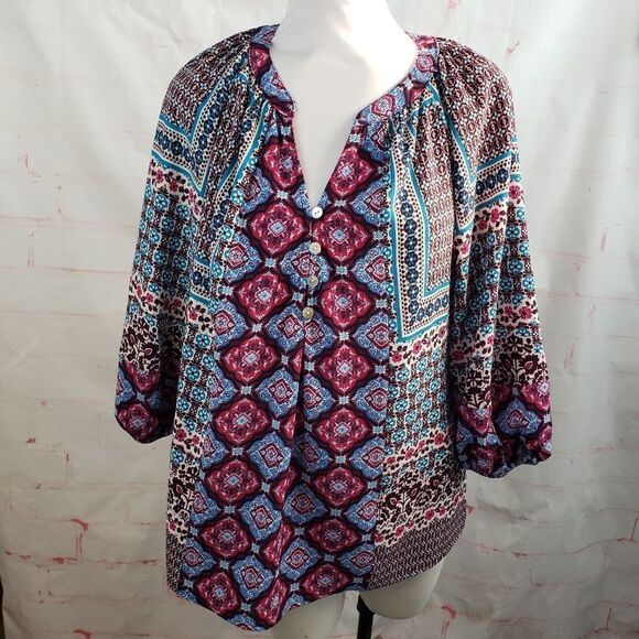 3/$25 Fig and Flower small flowy geometric top sma - Picture 1 of 7